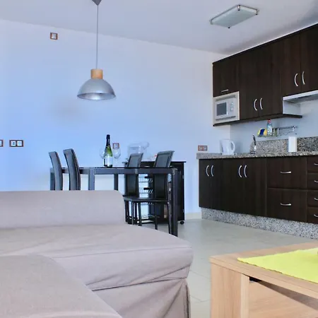 Sunny Ocean View Apartment