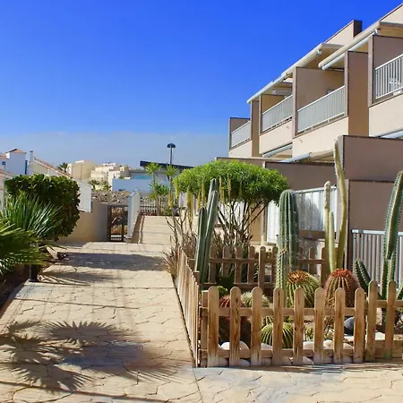 Sunny Ocean View Apartment *